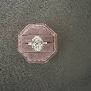 Diamond engagement ring